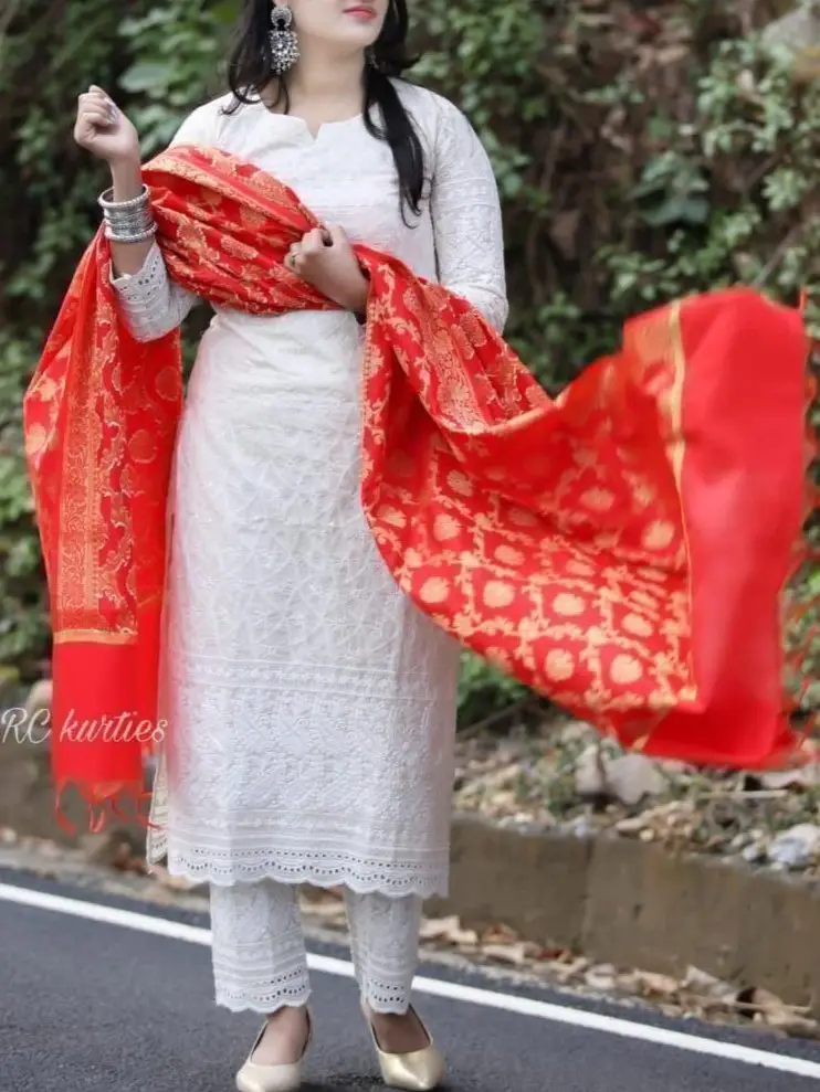 Women Red & Off-White Ethnic Motifs Printed Kurta with Trousers & Dupa –  Jompers