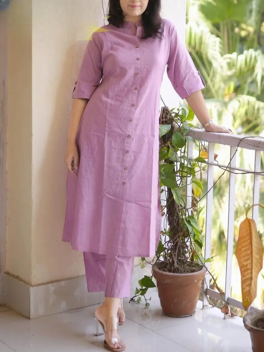 Women's Lakhnavi Handcrafted Purple Faux-Georgette Chikankari Kurti - –  Nazranachikan